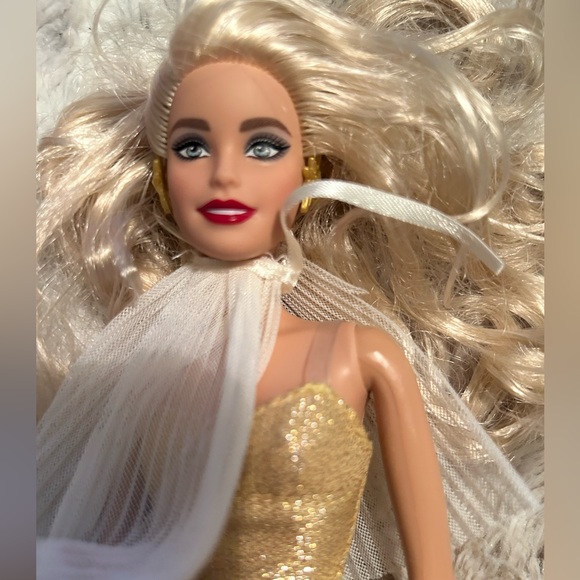 Holiday Barbie 2023 - Picture 10 of 11